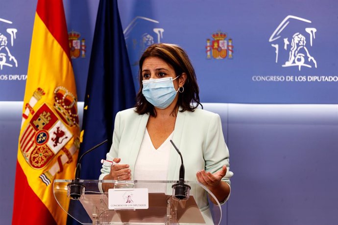 La portavoz del PSOE en el Congreso de los Diputados, Adriana Lastra, durante su intervención en una rueda de prensa convocada antes de la reunión de la Junta de Portavoces, en Madrid (España), a 15 de septiembre de 2020.