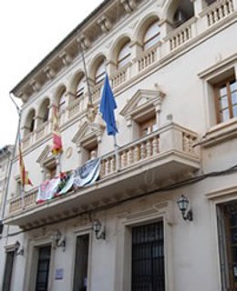 Fachada del Ayuntamiento de Ayora (Valencia)