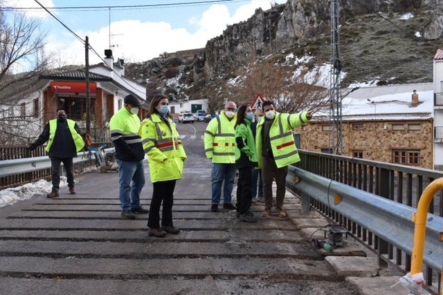 Visita a las obras en la carretera A-317.