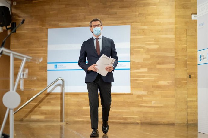 Feijóo antes de comparecer en rueda de prensa.