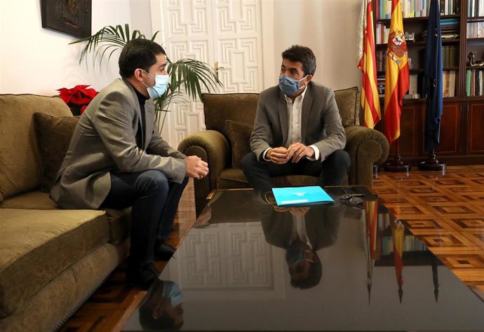 Reunión entre Toni Francés (PSPV) y Carlos Mazón (PP) en la Diputación