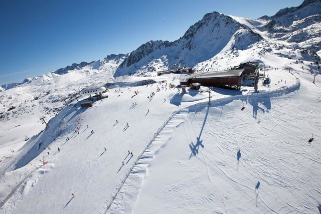 Vista de la estación de llegada del Funicamp en el sector de Encamp de Grandvalira