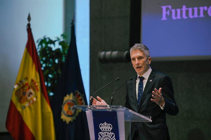 El ministro del Interior, Fernando Grande-Marlaska, interviene en un acto del DNI