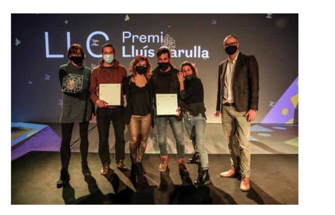 Los ganadores del Premi Lluís Carulla de 2020 a mejor proyecto cultural transformador, por la iniciativa 'Nilak'