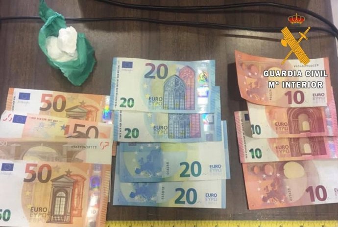 Dinero y drogas intervenidas