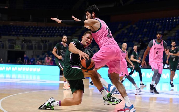 Mekel (Unicaja) y Abrines (Bara)