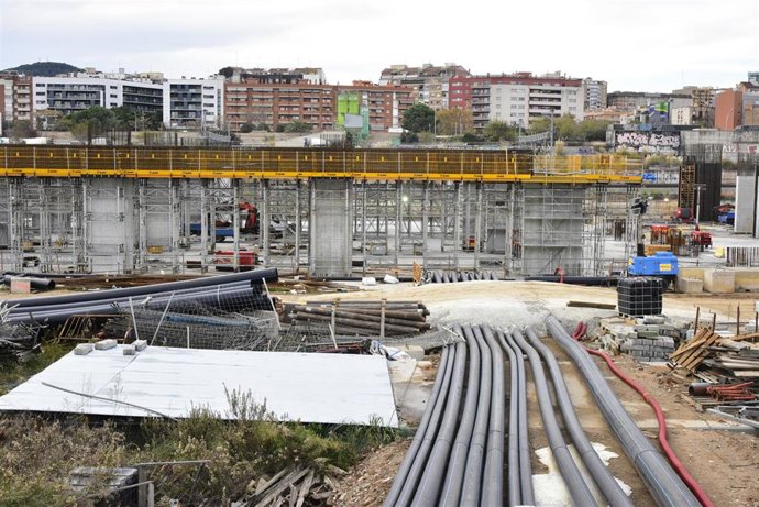 Obras de construcción de la futura estación de La Sagrera, en Barcelona
