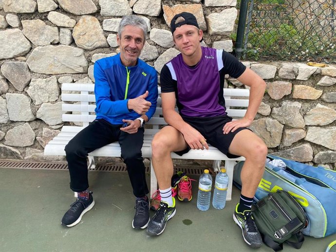 Martín Fiz entrenará al tenista español Alejandro Davidovich en 2021