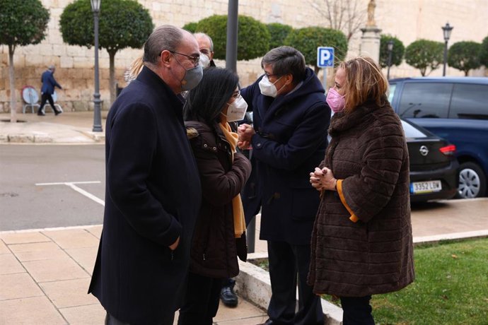 Javier Lambán, Carolina Darias, Arturo Aliaga y Mayte Pérez, antes de la firma del FITE.