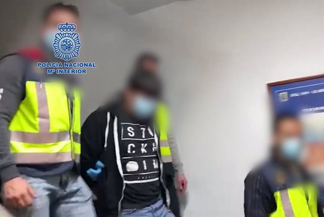 Argentina VÍdeo Detenido Un Fugitivo Buscado Internacionalmente Por Agredir Sexualmente A Sus 9394