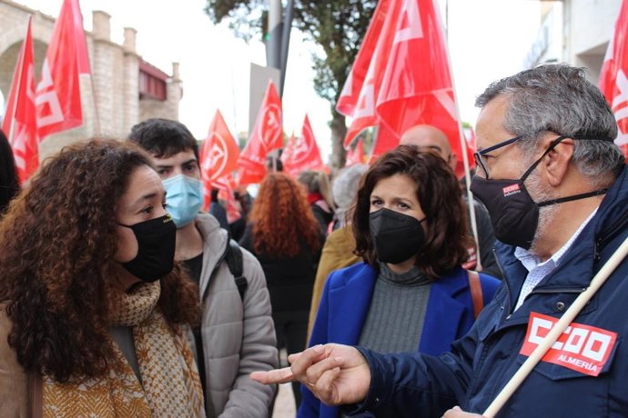 Inmaculada Nieto en la protesta de UGT y CCOO por el convenio del manipulado