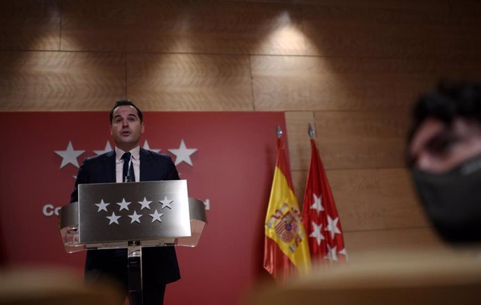 El vicepresidente, consejero de Deportes, Transparencia y portavoz de la Comunidad de Madrid, Ignacio Aguado, en rueda de prensa posterior al Consejo de Gobierno de la comunidad, en la Real Casa de Correos, Madrid (España), a 9 de diciembre de 2020.