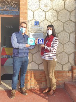 La Oficina de Turismo de Rincón de la  Victoria renueva el certificado de la Q de Calidad Turística por segundo año consecutivo