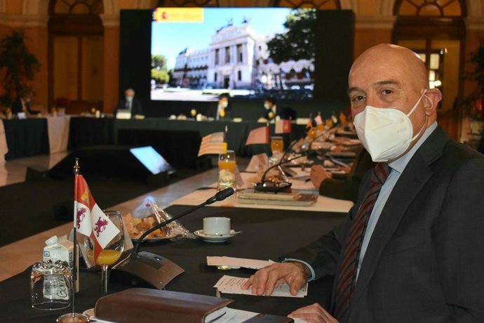 Carnero en la reunión en el Ministerio de Agricultura