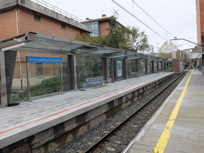 Nuevo andén en Amorebieta-Etxano