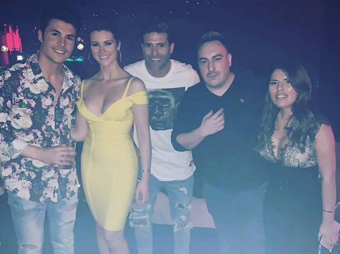 Kiko Jiménez, María Jesús Ruiz, Efrén Reyero e Isa Pantoja la noche que supuestamente la joven protagonizó un trío con los dos protagonistas de la fotografía