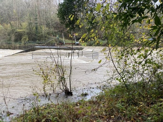 Lluvia en Cantabria desborda ríos