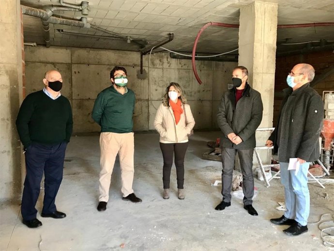 El delegado de Educación en Almería visita las obras en el IES Sierra Nevada