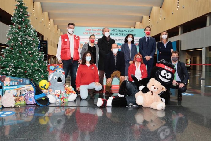 Cruz Roja Bizkaia inicia la campaña de recogida de juguetes, con el lema "Sus Derechos en Juego"