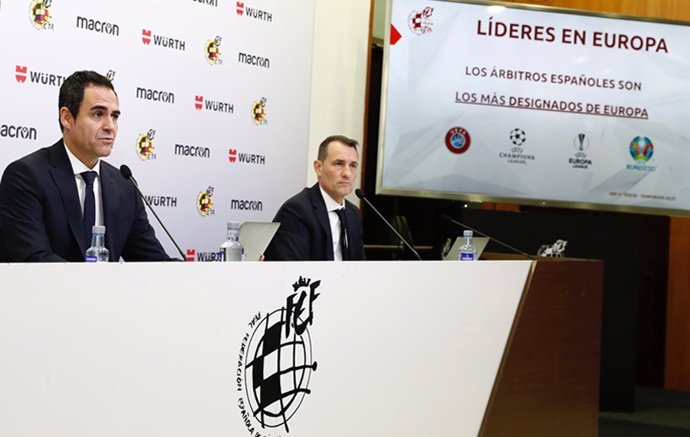 Velasco Carballo junto a Clos Gómez en una rueda de prensa del CTA