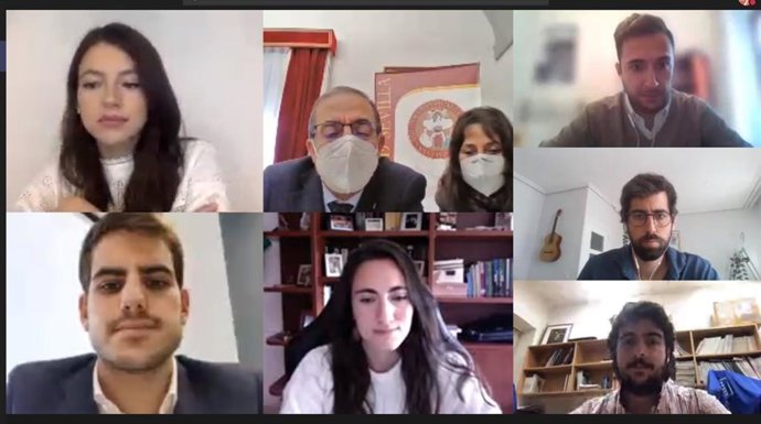 Encuentro virtual del rector de la US con los Premios Nacionales Fin de Carrera