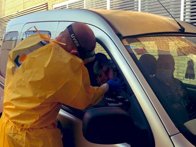 Punto Auto Covid del Hospital Riotinto en Huelva.