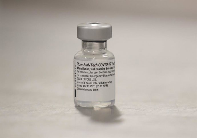 08 December 2020, Northern Ireland, Belfast: A phial of the Pfizer/BioNTech Covid-19 vaccine is pictured ahead of being administered at the Royal Victoria Hospital on the first day of the largest immunisation programme in the UK's history. Photo: Liam M