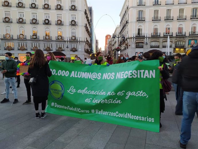 Concentración de profesores en la Puerta del Sol.