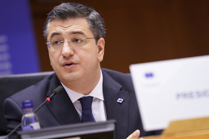 Foto de archivo del presidente del Comité de las Regiones de la UE, Apostolos Tzitzikostas, durante una rueda de prensa en el marco de la sesión plenaria 138 del Comité, en la que fue elegido presidente en Bruselas (Bélgica) a 12 de febrero de 2020.
