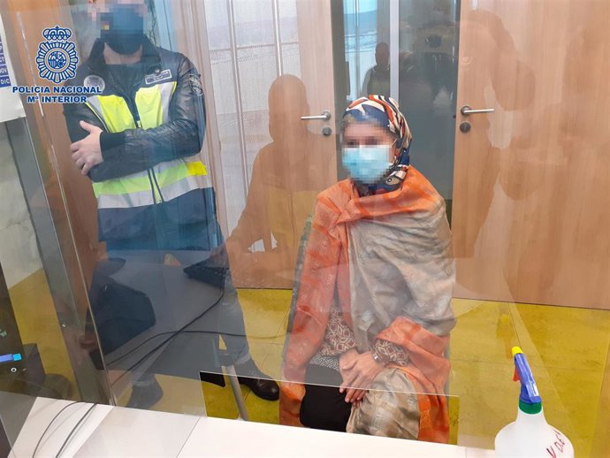 Detenida una fugitiva buscada por Pakistán para su Extradición por un Delito de Homicidio