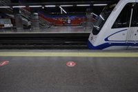 Los usuarios de Metro caen un 54,5% en octubre y descienden casi un 47,5% los viajeros en la EMT