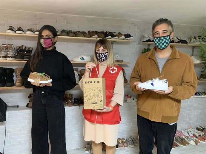 Bárbara de Assis (DOLFIE), Stella Carpena (Cruz Roja) y Adolfo Lendoyro (DOLFIE).