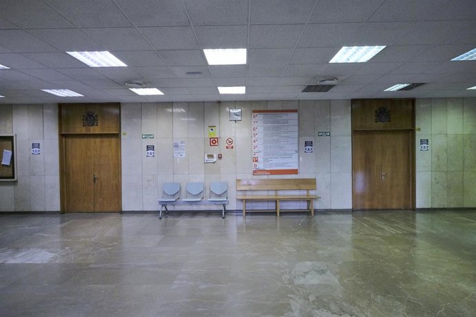 Interior de los Juzgados de Plaza de Castilla en Madrid, (España).
