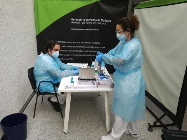 Control de pasajeros en el aeropuerto de Palma.