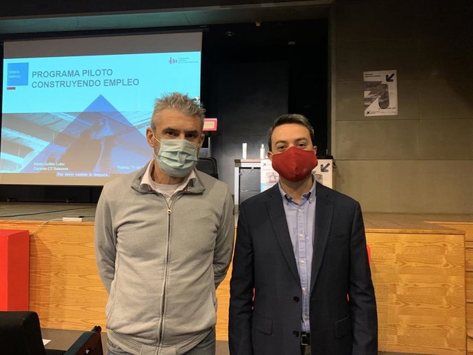 El responsable de Construcción de CCOO, Francisco Lailla, y el gerente territorial de la Fundación Laboral de la Construcción, Mario Guillén, en la presentación del programa de inserción laboral Construyendo Empleo.