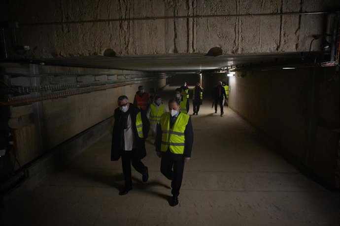 El ministro de Transportes, Movilidad y Agenda Urbana, José Luis Ábalos, este viernes en la estación de La Sagrera de Barcelona