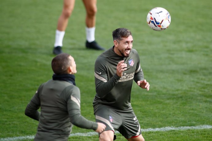 Héctor Herrera entrenando en el Atlético