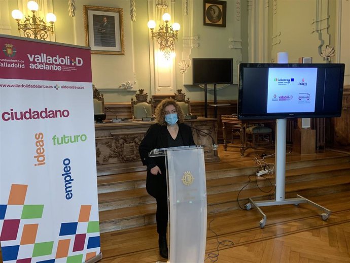 La concejal Charo Chávez detalla los estudios realizados sobre movilidad para distribución de mercancías.