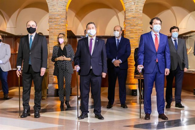 Los presidentes de Castilla-La Mancha, Emiliano García-Page; Castilla y León, Alfonso Fernández Mañueco; y Aragón, Javier Lambán, durante la cumbre tripartita para hablar de sanidad, despoblación y fondos UE