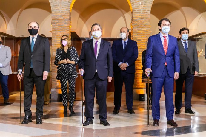 Los presidentes de Castilla-La Mancha, Emiliano García-Page; Castilla y León, Alfonso Fernández Mañueco; y Aragón, Javier Lambán, durante la cumbre tripartita para hablar de sanidad, despoblación y fondos UE