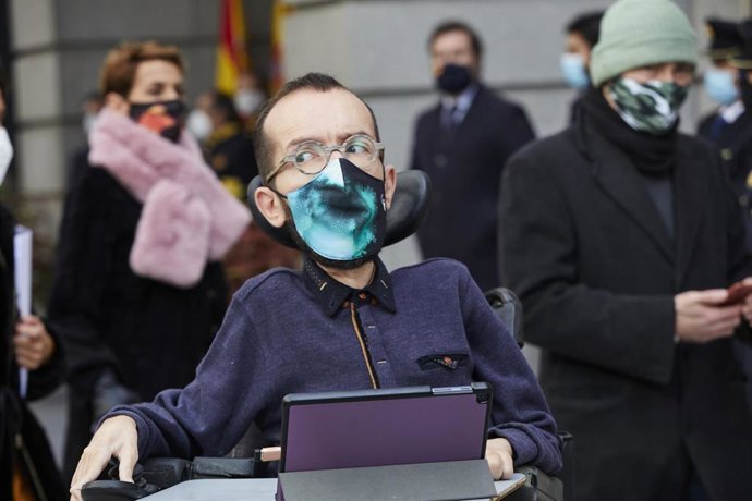 El portavoz parlamentario de Unidas Podemos, Pablo Echenique, durante el acto institucional por el Día de la Constitución en el Congreso de los Diputados, en Madrid (España), a 6 de diciembre de 2020.