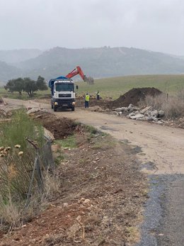 Obras para arreglar la carretera entre El Burgo y Casarabonela