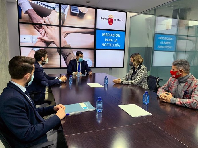 Nota+Sonidos+Foto/ La Comunidad Crea Un Servicio Gratuito De Mediación Profesional Para Flexibilizar Los Alquilere S En La Hostelería