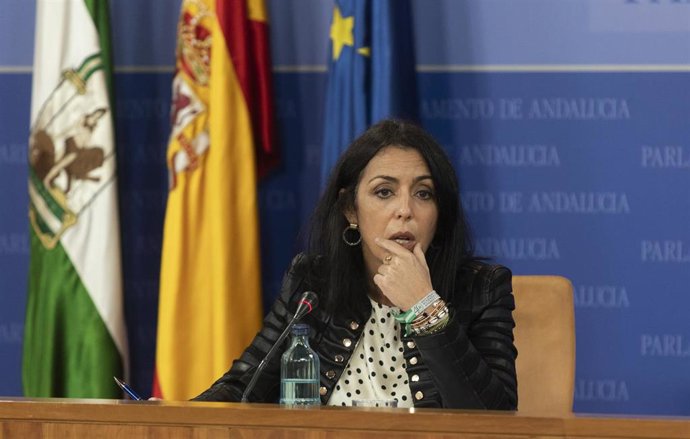 La presidenta del Parlamento, Marta Bosquet  