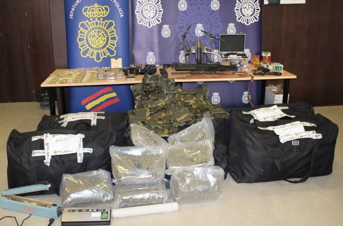Drogas y efectos intervenidos en operaciones policiales antidroga en Granada
