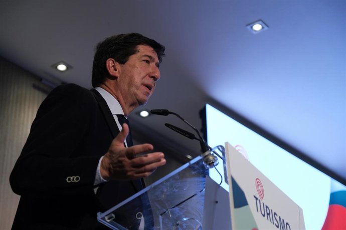 El consejero de Turismo, Juan Marín, durante su intervención.