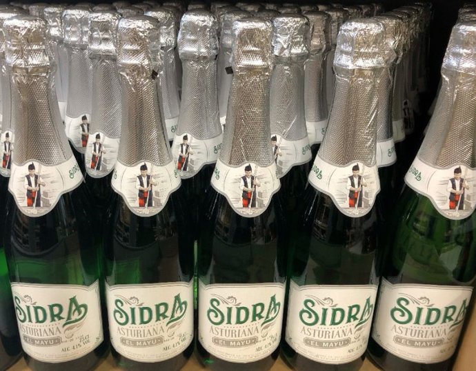Botellas de sidra asturiana El Mayu.