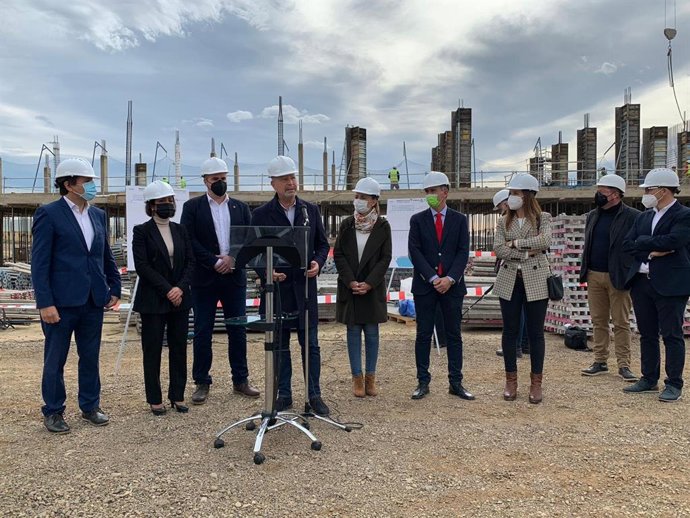 Imbroda visita las obras de Viator (Almería)