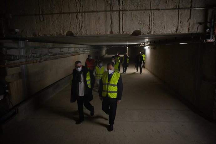 El ministro de Transportes, Movilidad y Agenda Urbana, José Luis Ábalos, este viernes en la estación de La Sagrera de Barcelona