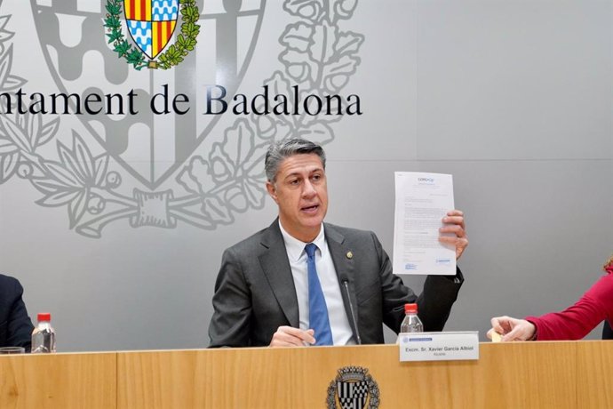 El alcalde de Badalona, Xavier García Albiol, en rueda de prensa a raíz del incendio en una nave industrial ocupada. Badalona el 11 de diciembre de 2020.